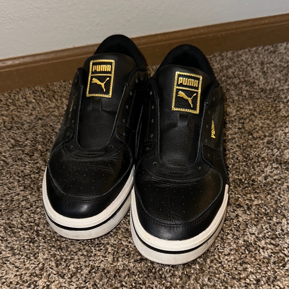 Puma Men's Black and White Sneakers